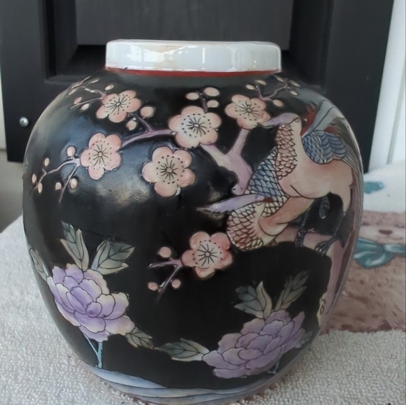 Vintage Gorgeous Black Floral/Bird (Pottery)Embossed-Look Vase - Picture 12 of 12